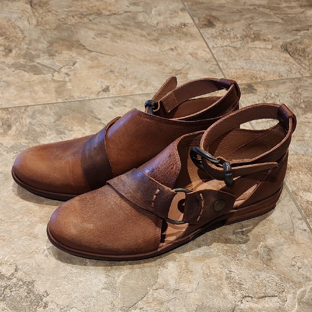 NWOT Veracruz Banchi Ankle Strap Leather Shoe Size 38 Cognac